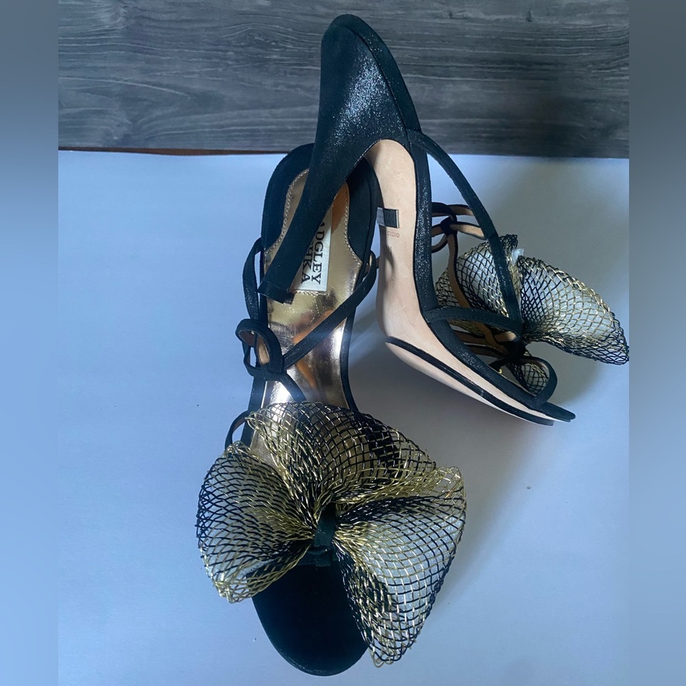 Elegant Black and Gold Women's Heels - Picture 2 of 11